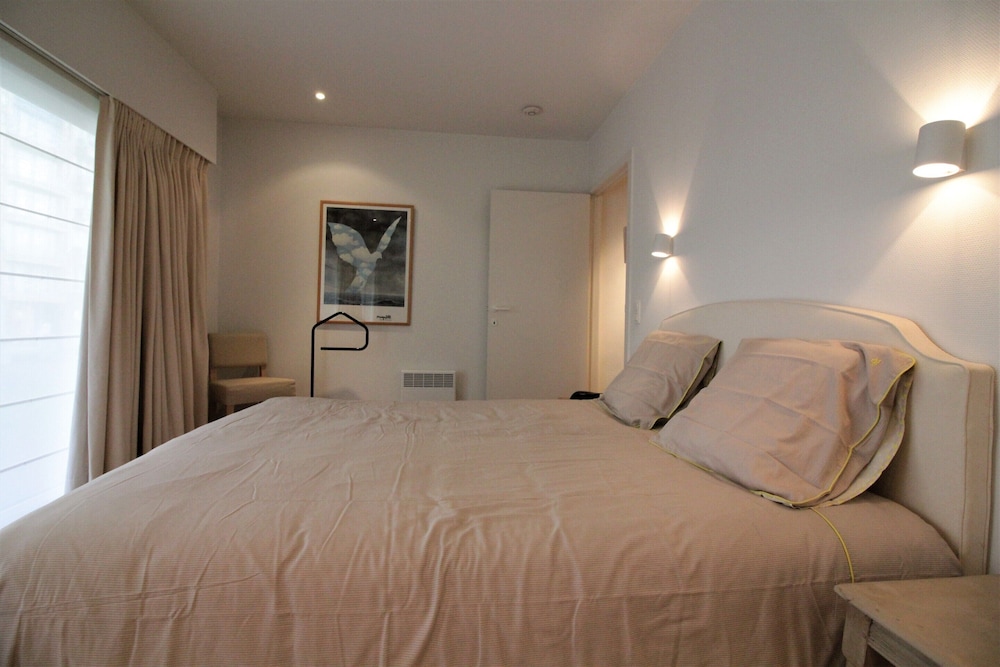 Apartment in Het Zoute Near Beaches