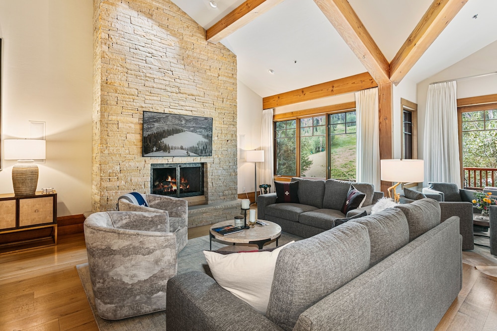 Grand Lodge - Four Bedroom #502 - Ski-in/ski-out 4 Condo