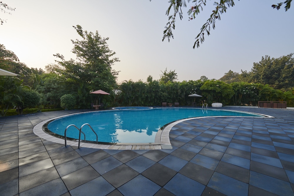 Aacorn Hideaway Resort & Spa