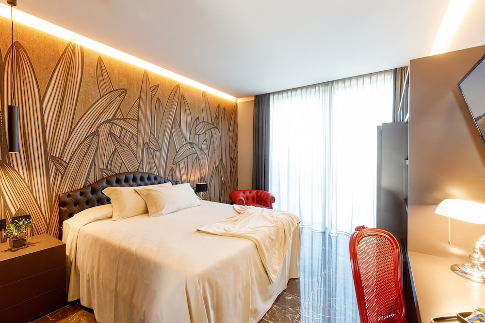 Hotel DeVille view 5