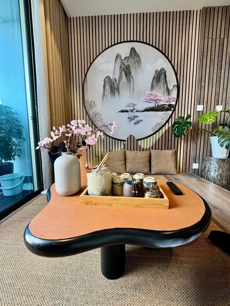 Onsen Landmark Luxury Apartments