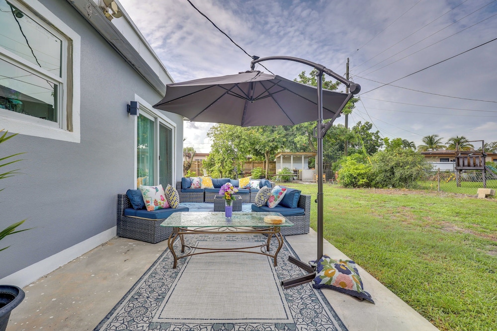 2 Mi to Hard Rock Stadium: Home w/ Spacious Yard