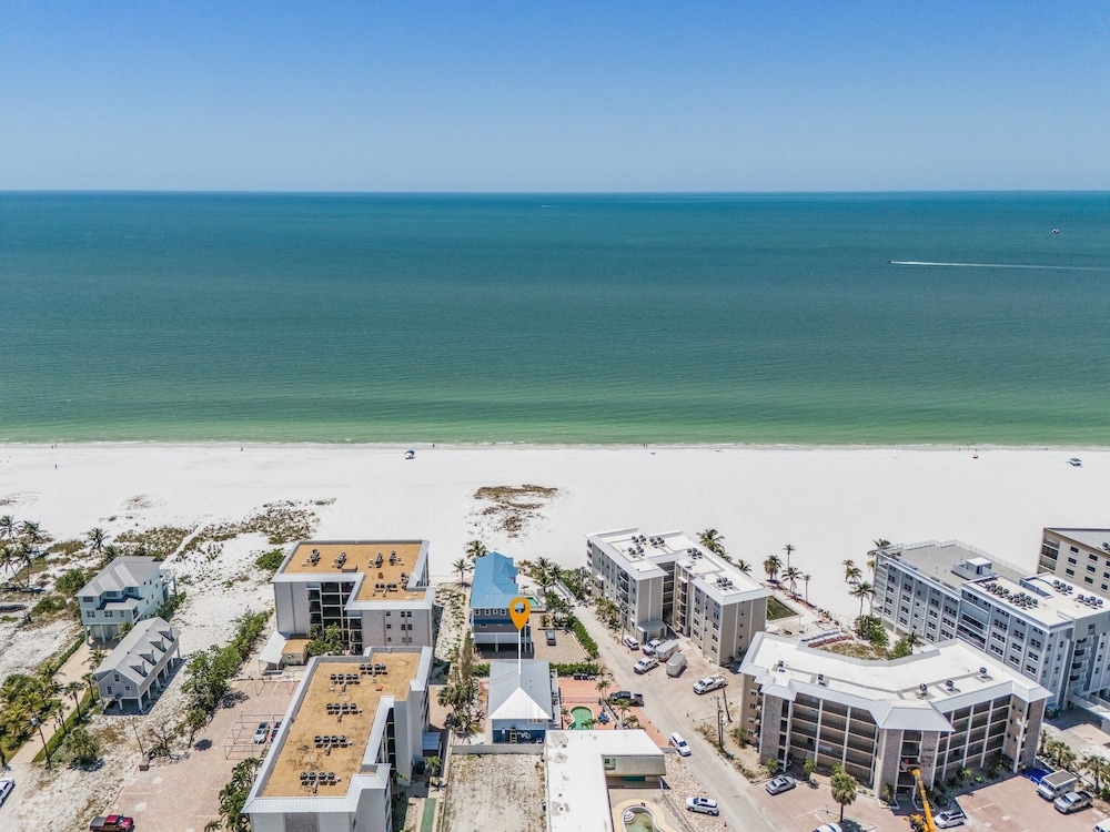 50 Starfish Shack: 3br/2ba Pool Home! 3 Bedroom Home
