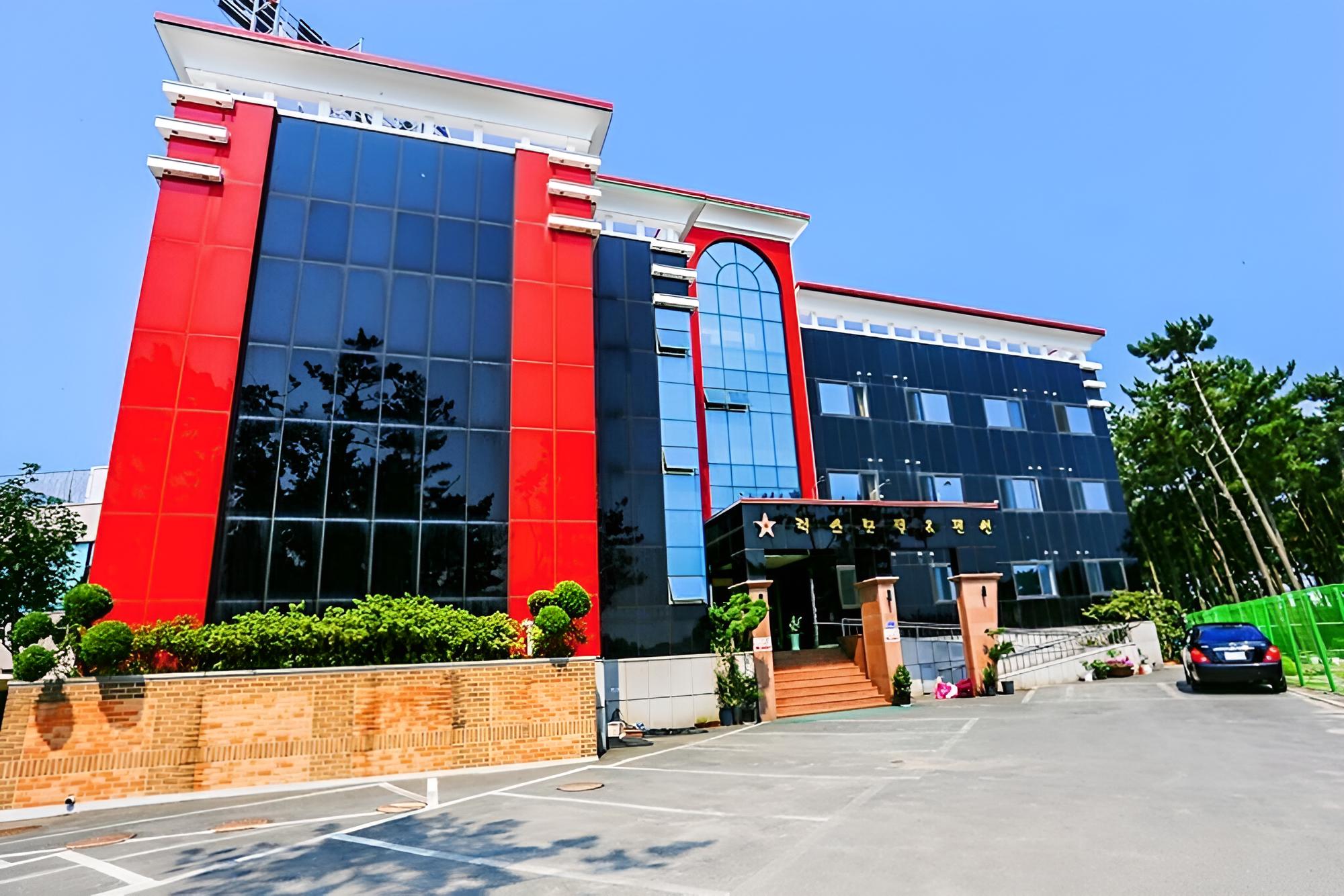 Taean Lux Pensiontel view 2