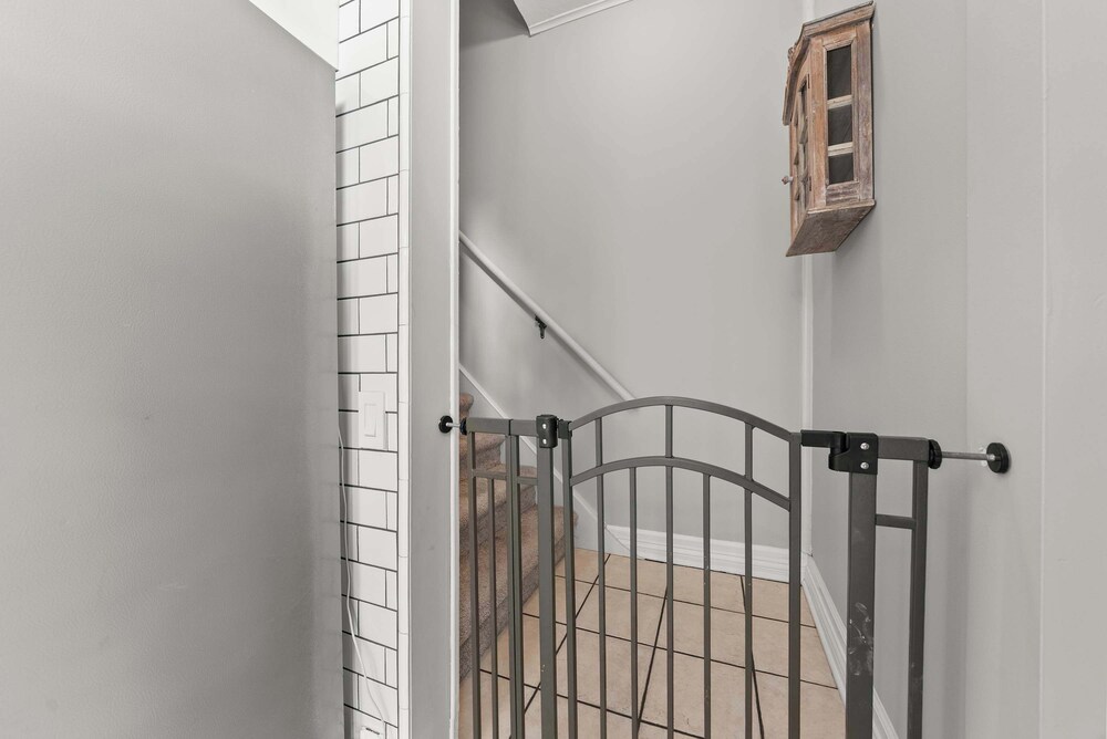 High Street Hideaway For 8