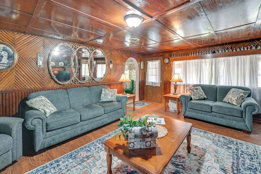 Hike & Fish: Rustic, Timeless Mckee Home w/ Yard