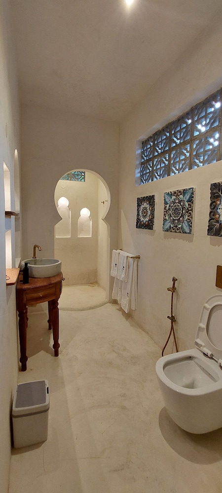 Photo 32