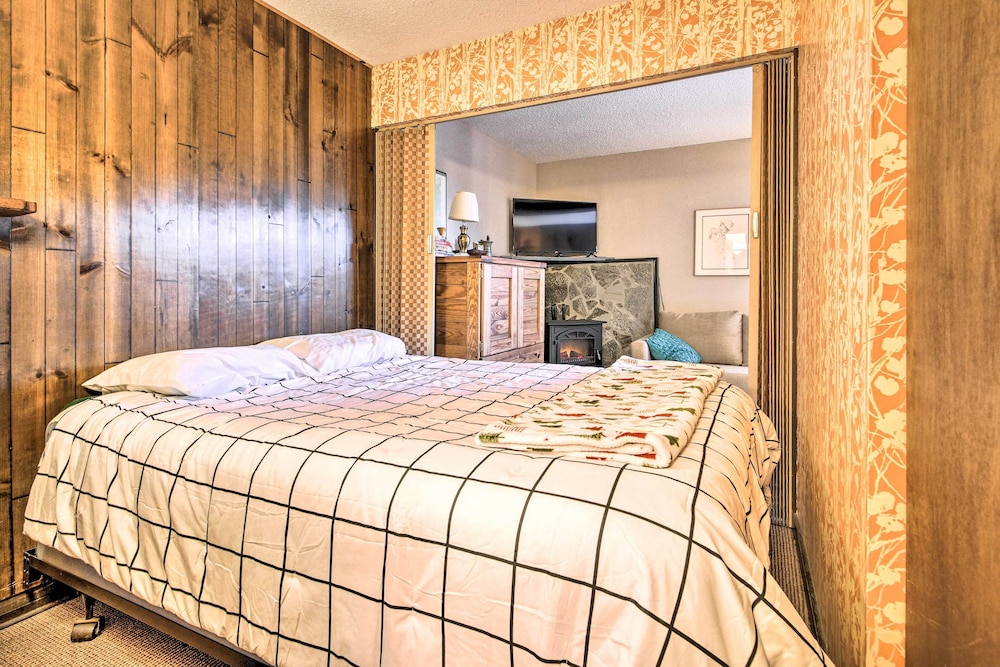 Cozy Big Sky Studio ~ 1 Mile to Mtn Village! view 5