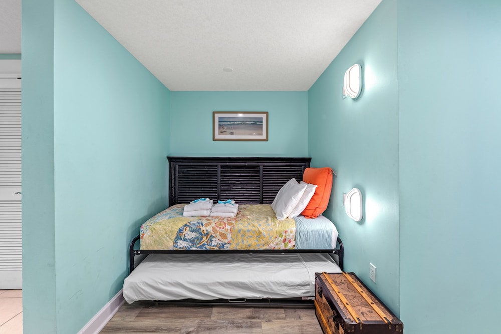 20th Floor Condo! Sleeps 8! Gulf Front Master Suite w/ Beautiful Gulf Views!