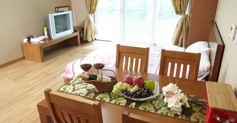 Club Olympia Pension & Resort