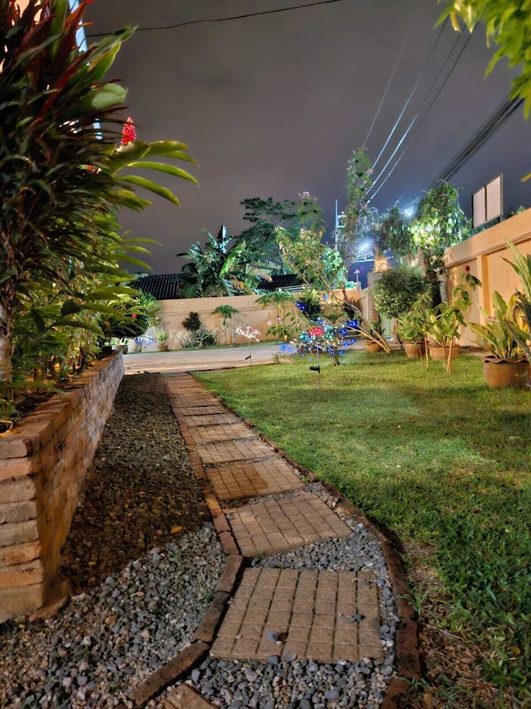 Mooni Sunshine Villa