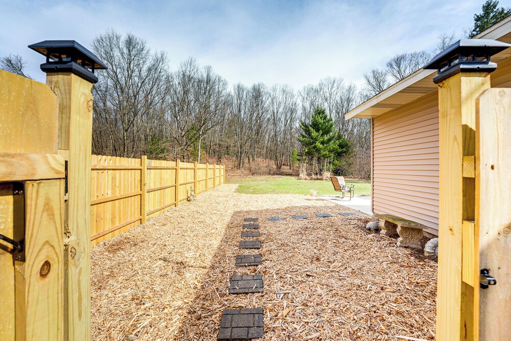 Boat, Fish & Hike: Cozy Getaway in Twin Lake!