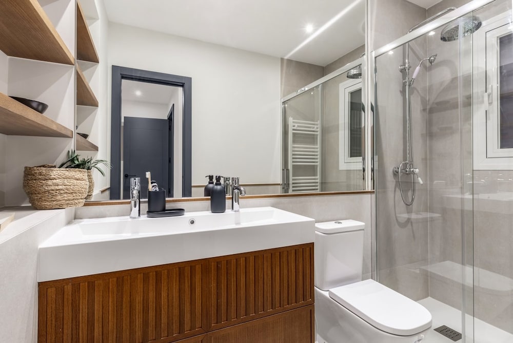 Coquesa - 2 Bedrooms and Terrace in Lista