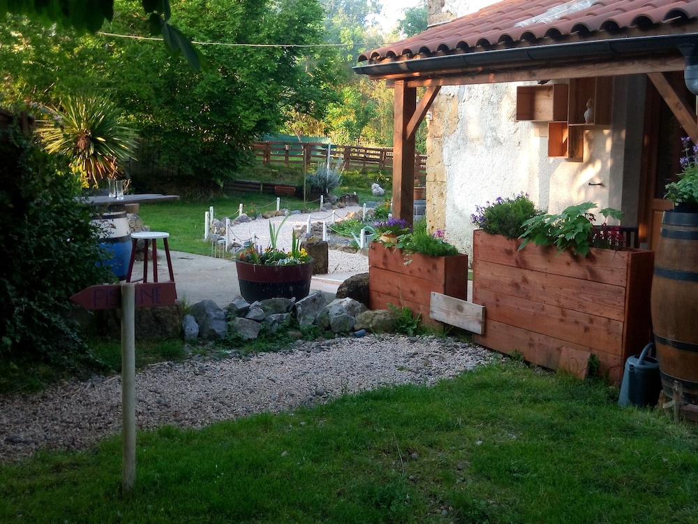 Photo 10