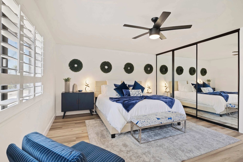The 14th Fairway Delight 4Bd W/community Pool!