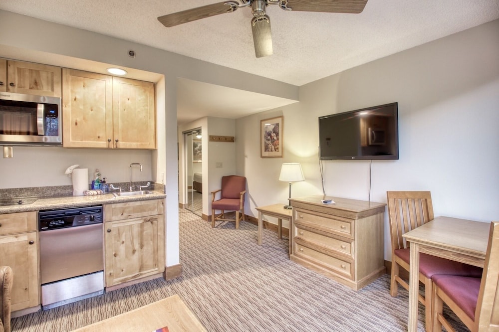 The Grand Lodge by Traverse Hospitality (No Resort Fees)