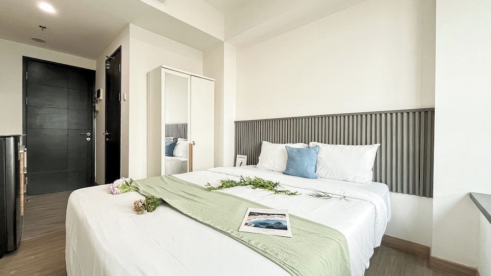 Studio Apartment Collins Boulevard Near Summarecon Mall Serpong