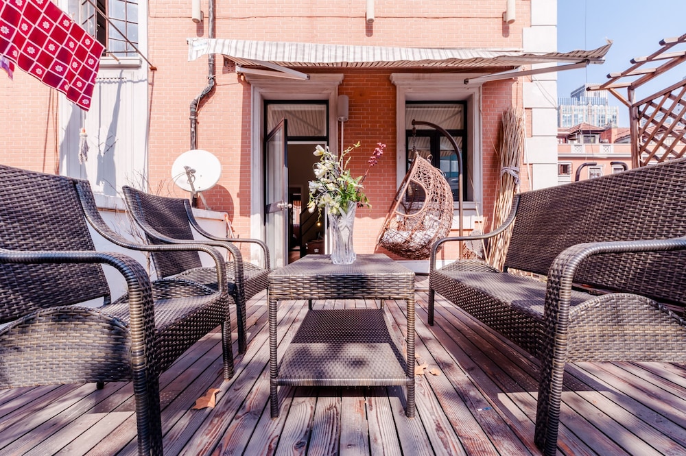 Qiyu Homestay - West Nanjing Road Branch