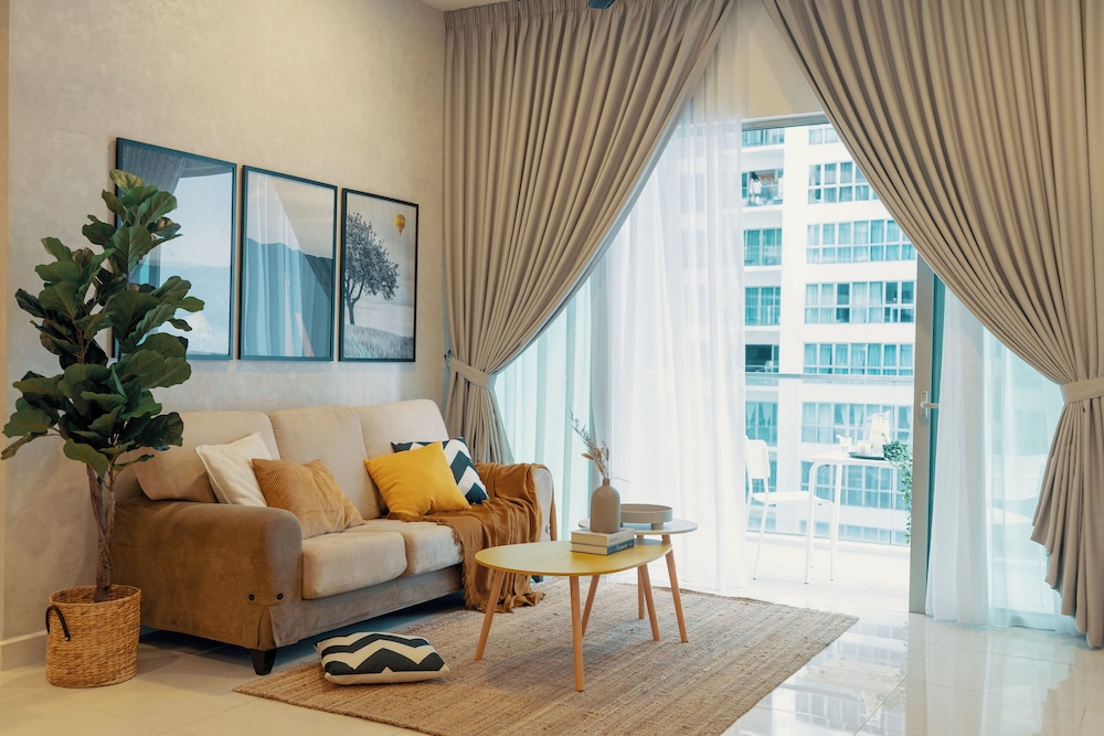 NaiBnB @ Regalia Residence