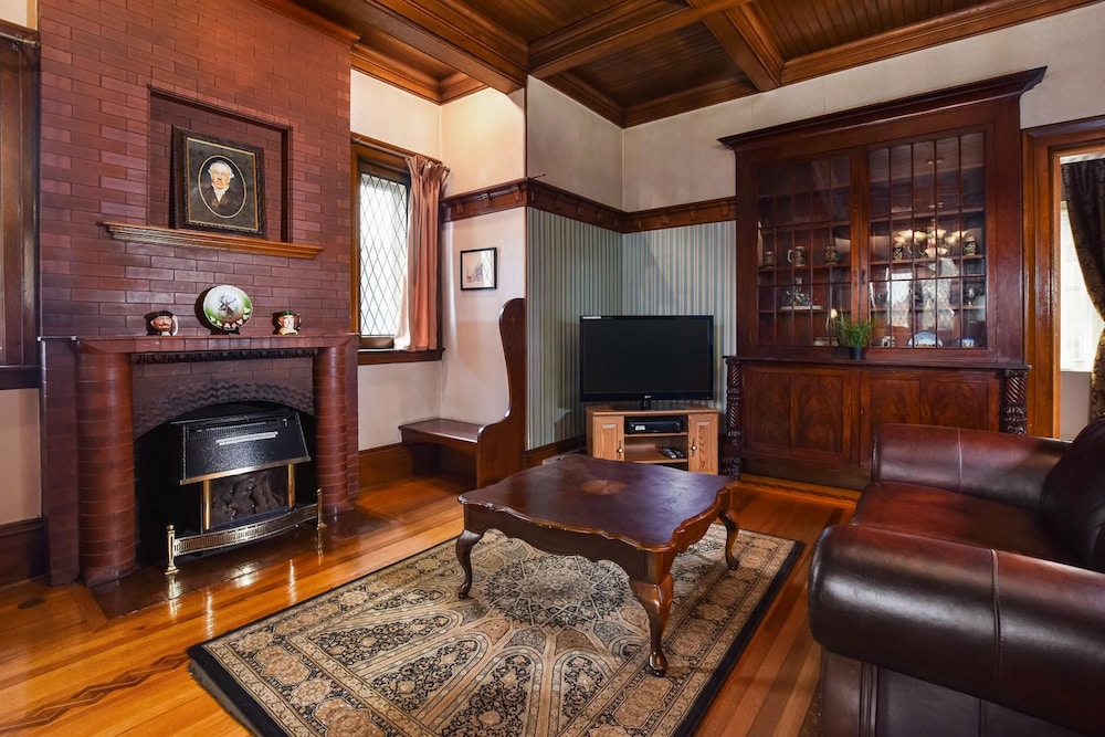 Brockville Vacations - The Noble Suites - Property Image 98