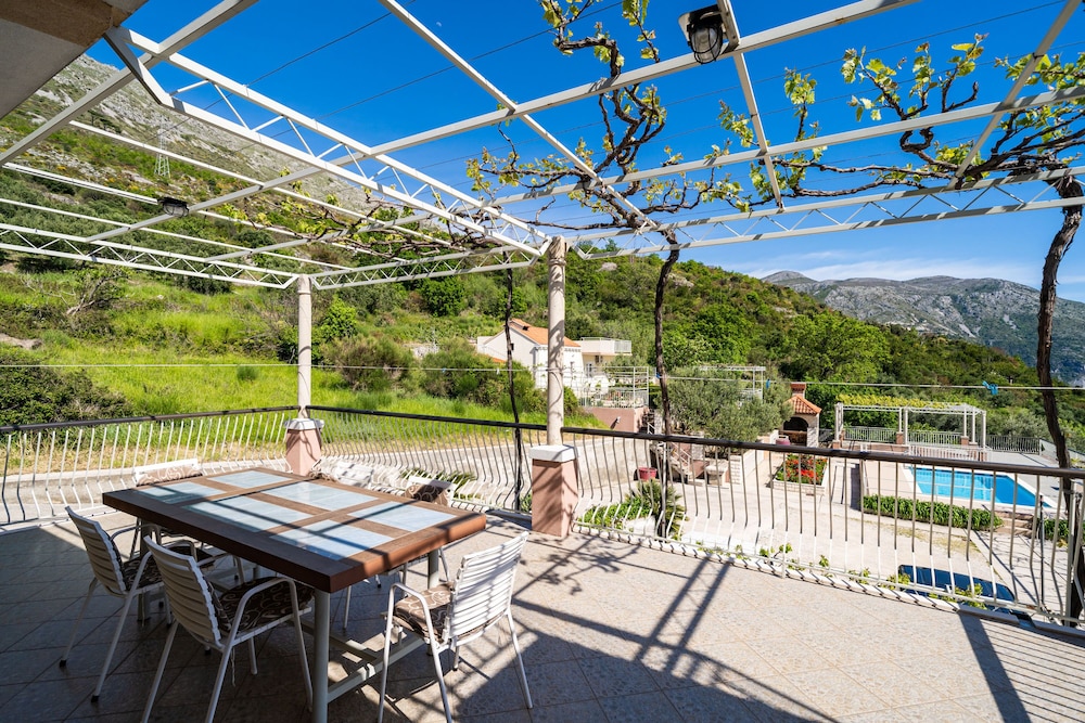Apartments Klis