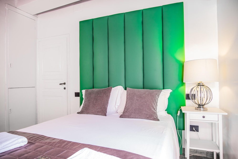 Trevi Queen Apartments