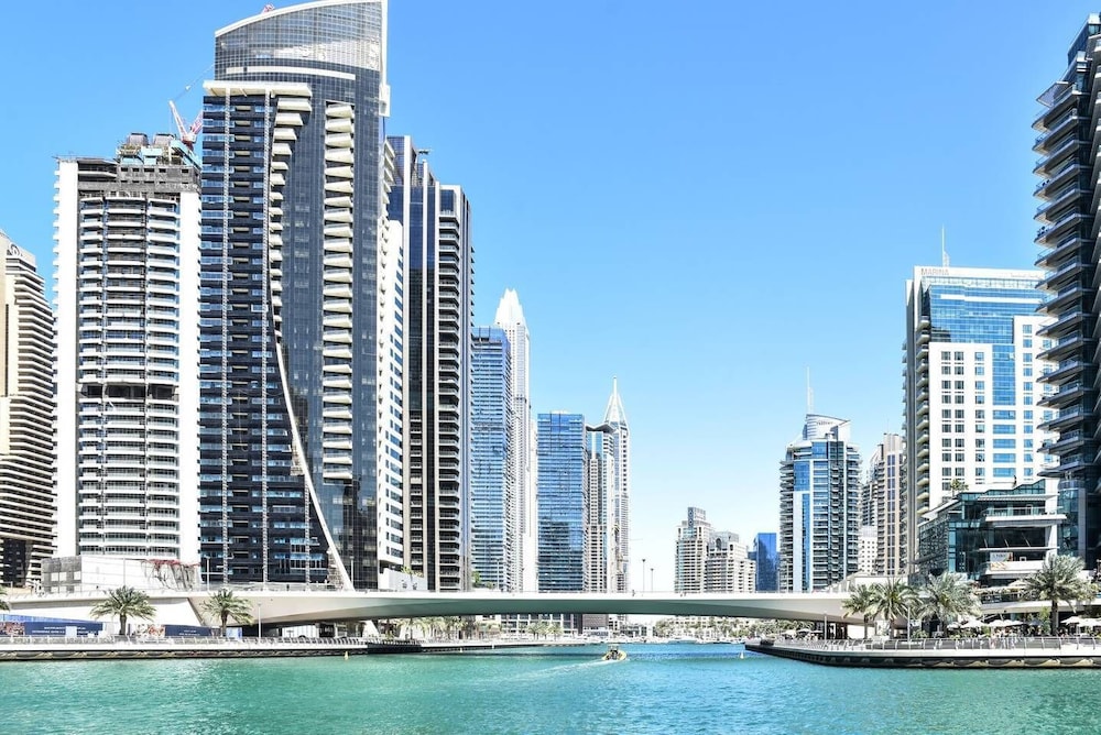 Modern 1BR w/ Gorgeous Marina Views! Sleeps 3