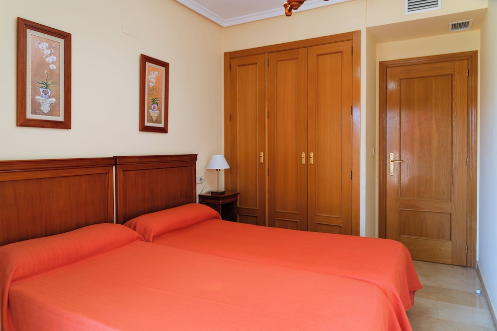 APARTAMENTOS GEMELOS 20 - BENINTER