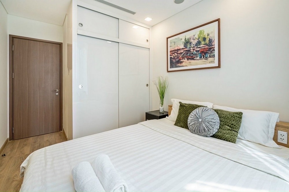 DongDong Skyview APT in Landmark81 Tower
