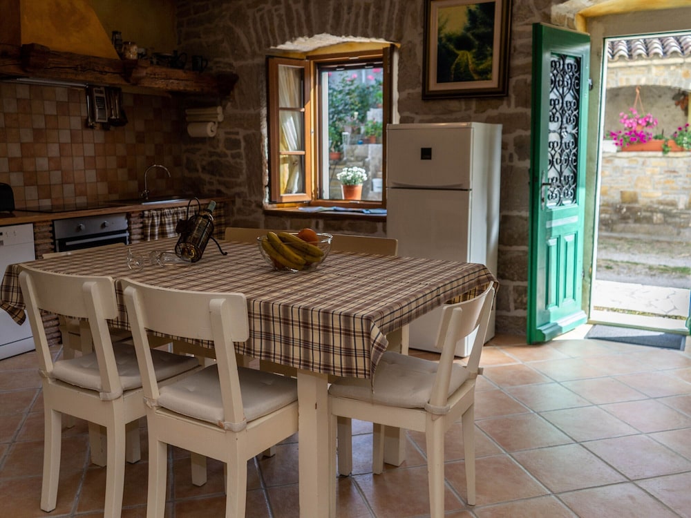 Comfortable Holiday Home With Pool view 5