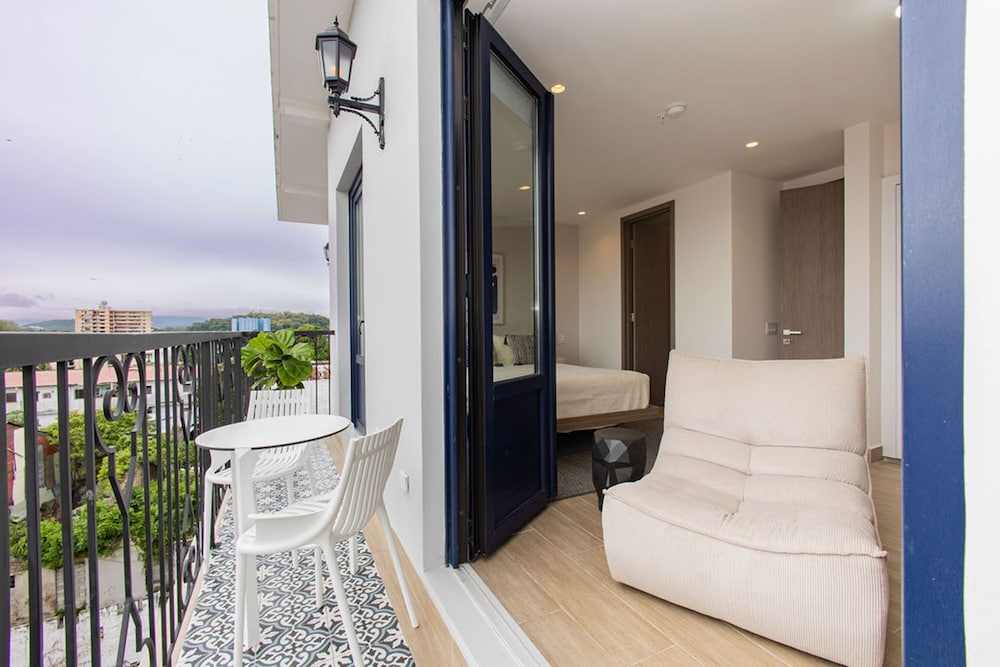 The Acapella Condo by Acomodo