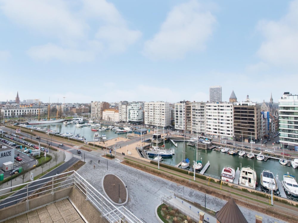 Beautiful Apartment With a View of the Marina