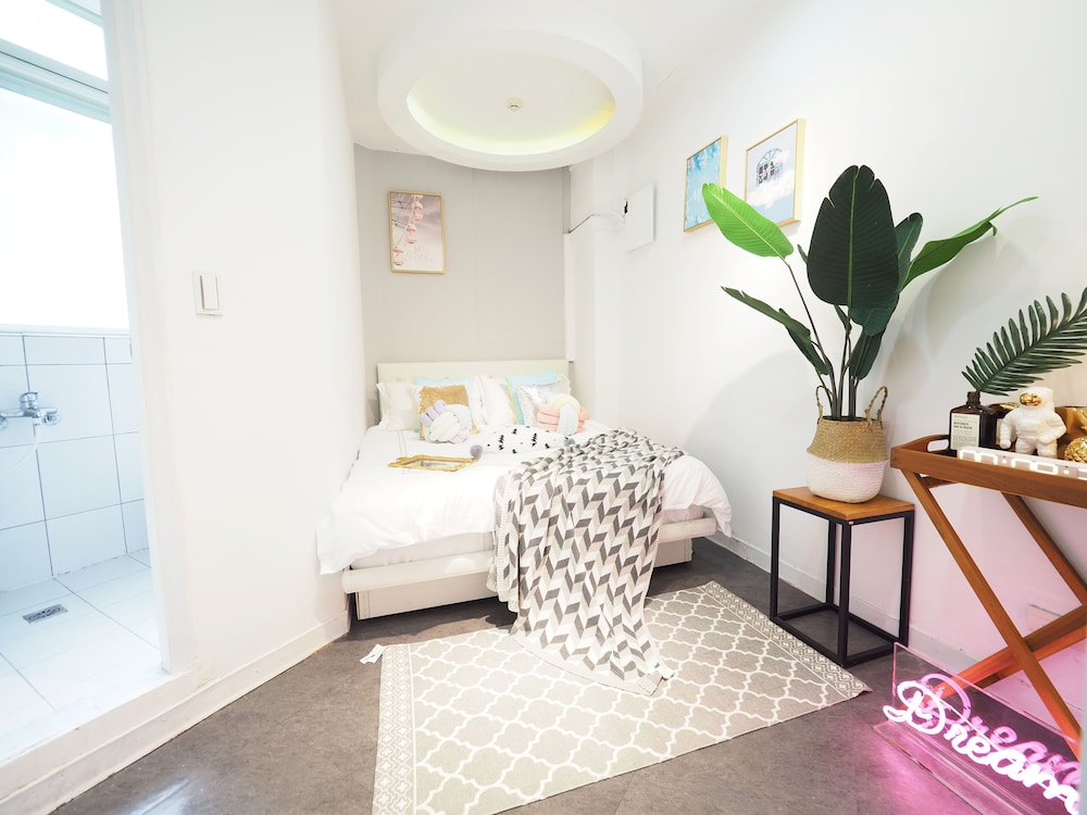 Guesthouse in Taipei near Ximen Metro Station