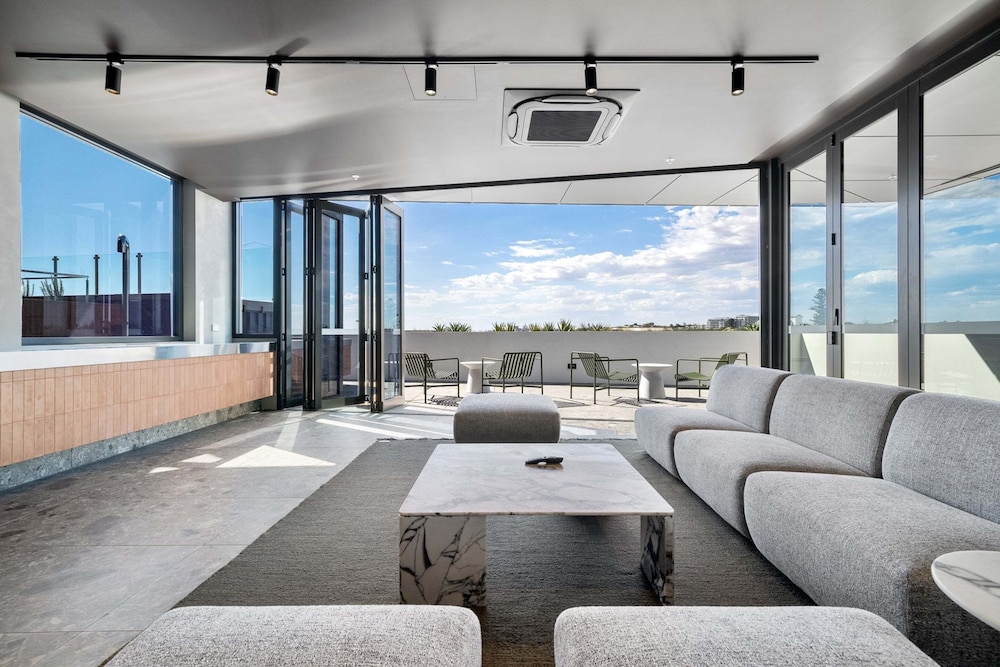 Bright 1-bedroom Escape With Private BBQ