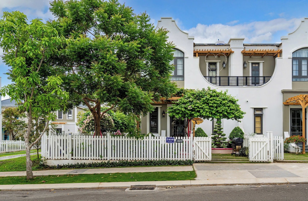 SURI VILLA