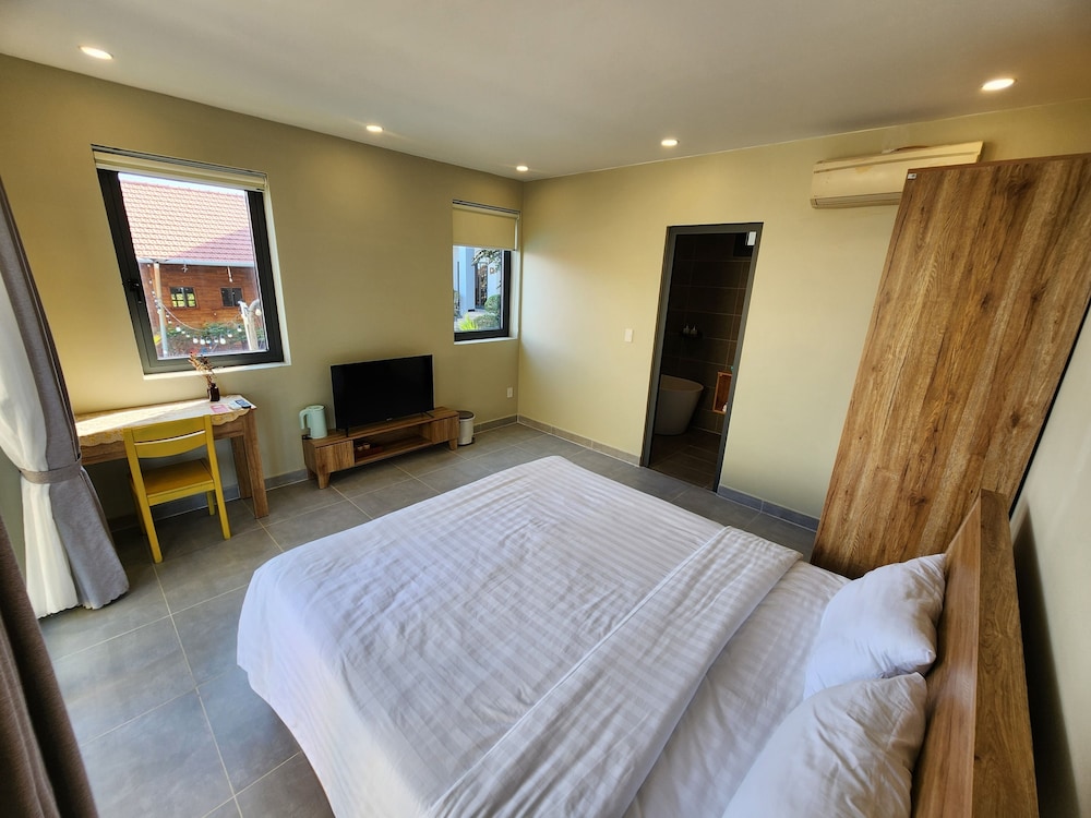 Sunny Shore Resort