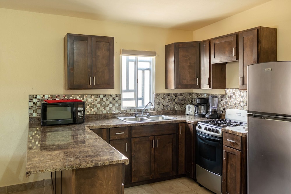 Apartment With Excellent In-town Location 1