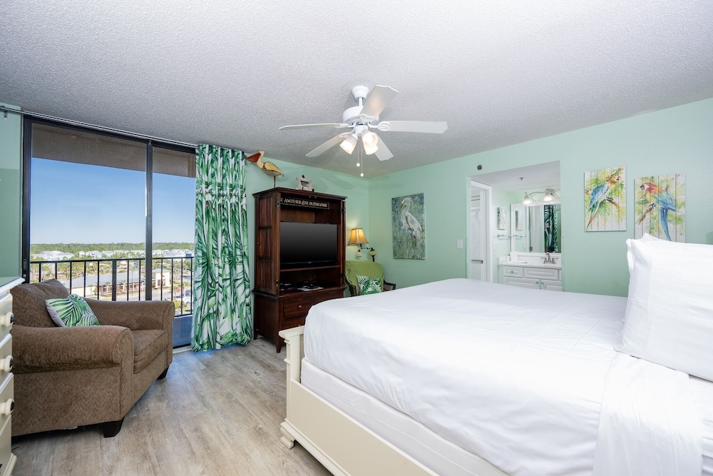 Phoenix I 1078 3 Bedroom Condo