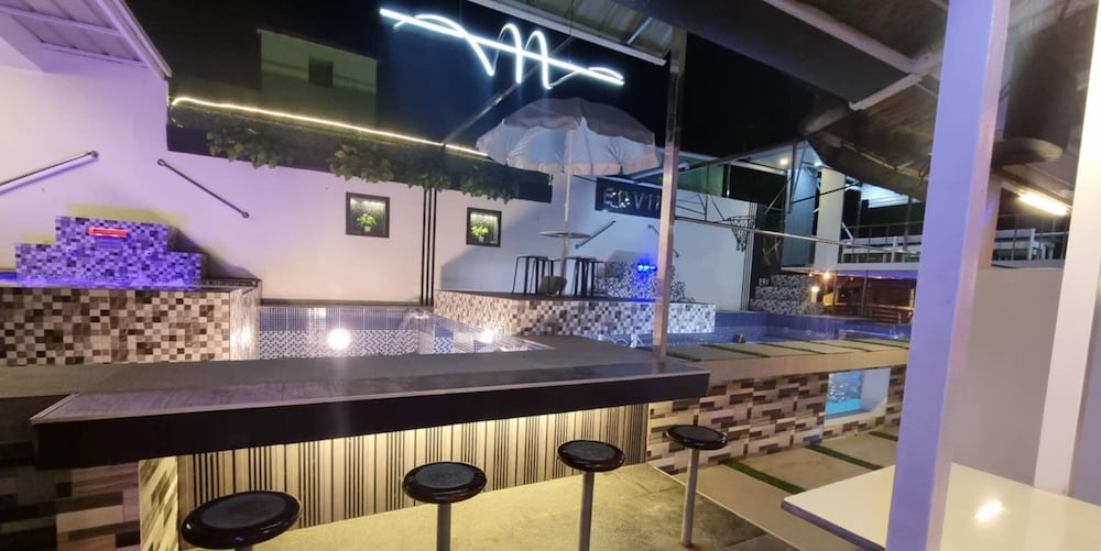 EDVIL BEACH RESORT AND JACUZZI POOL SPA