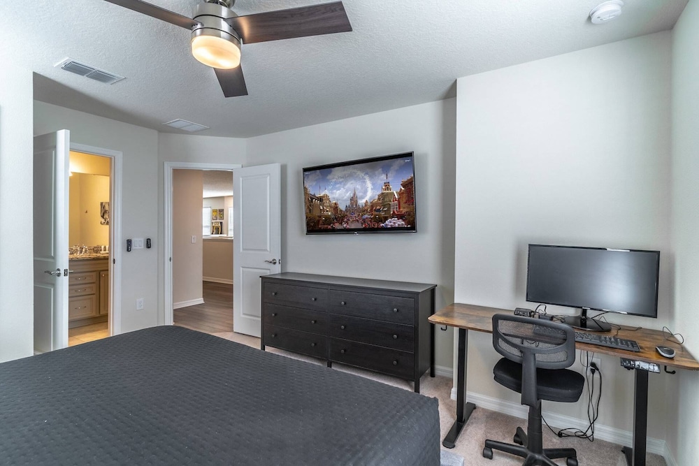 3285 Windsor Island