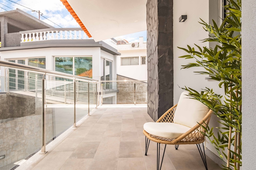 Villa Vellure by Homie
