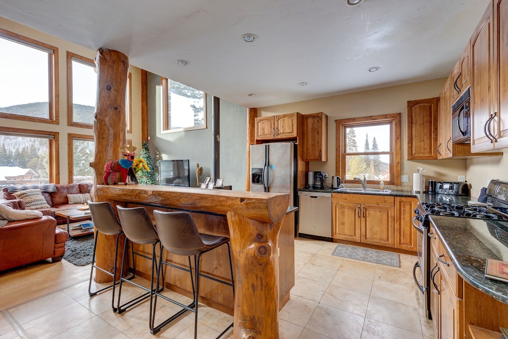 400 Whispering Pines Circle Private Home with Hot Tub