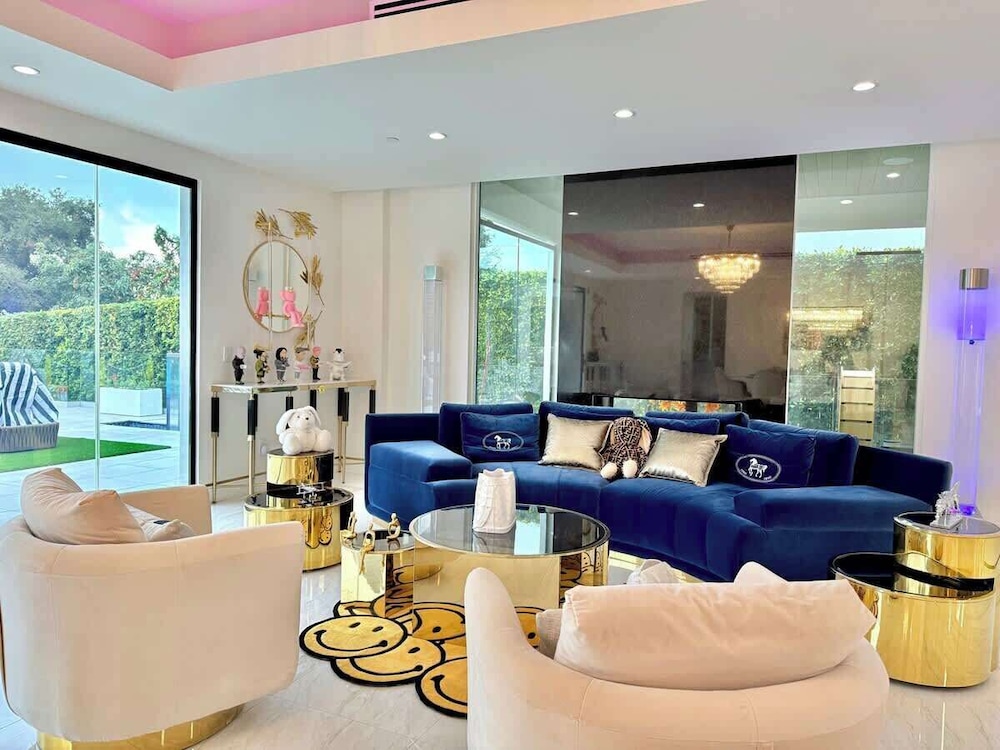 @ Marbella Lane - Enchanted Garden & Pool Hideaway