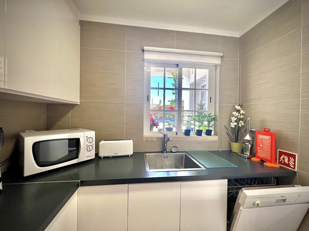 Vilamoura Eden Villa With Pool by Homing