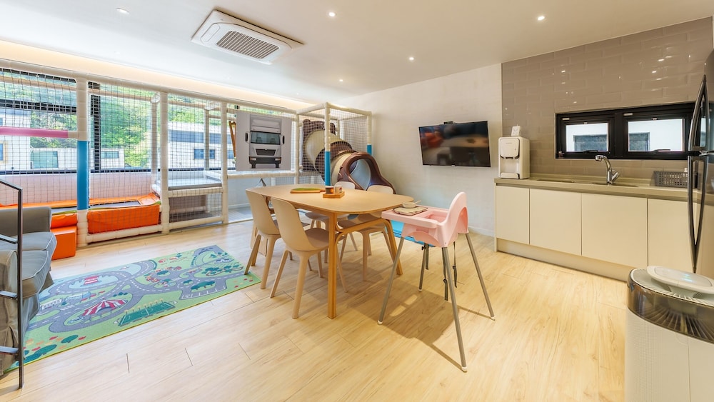 Gyeongju Ain Kids Pool Villa