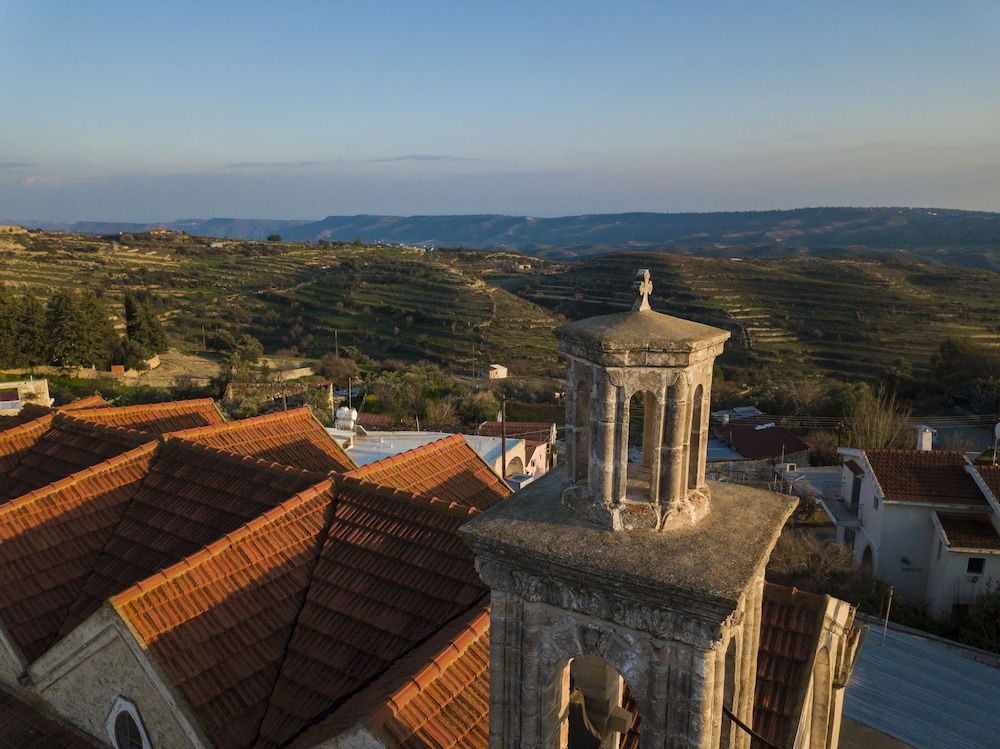 Dioni Palace