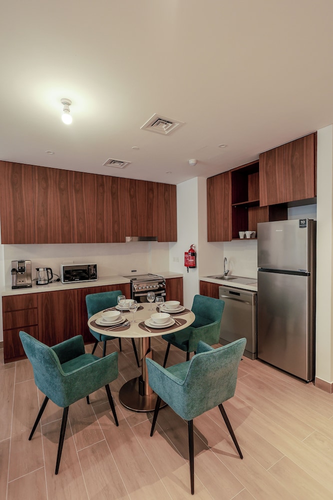 Stylish 1BR Apartment in La Sirene