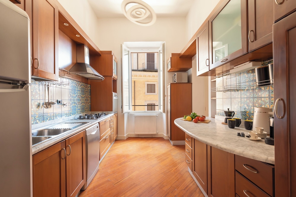 Pantheon Apartments