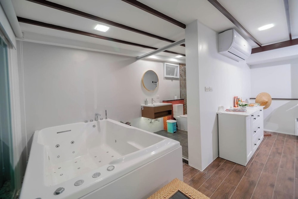 Villa Nirvana, Hua Hin