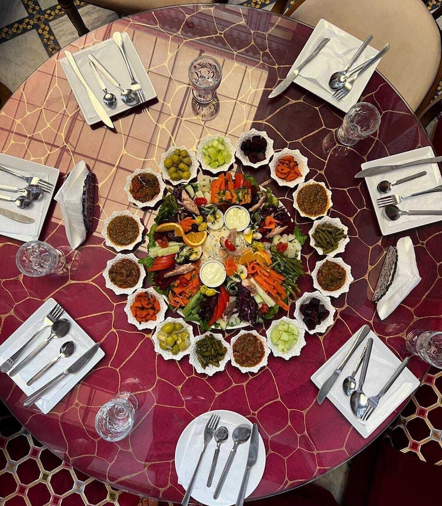 Riad Amira Luxury Palace